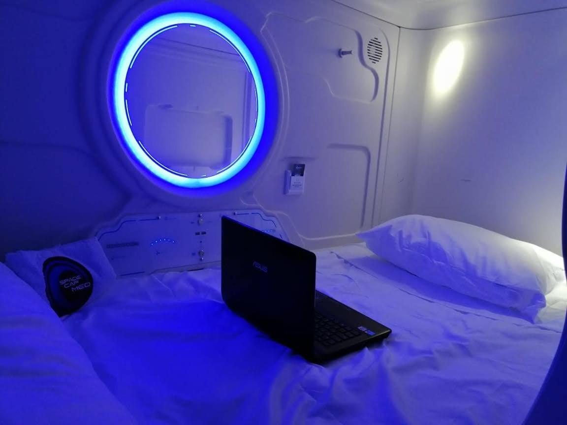 Capsulas Descanso Terminal بوغوتا المظهر الخارجي الصورة